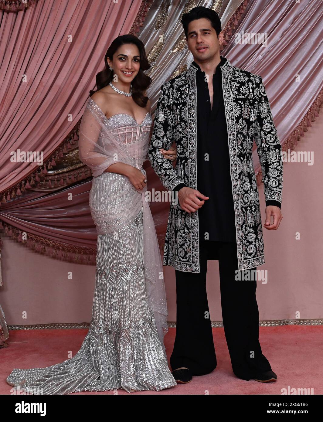 Dubai Bling' Unveils Struggles Of Women Fashion Entrepreneurs, image size:1064x1390