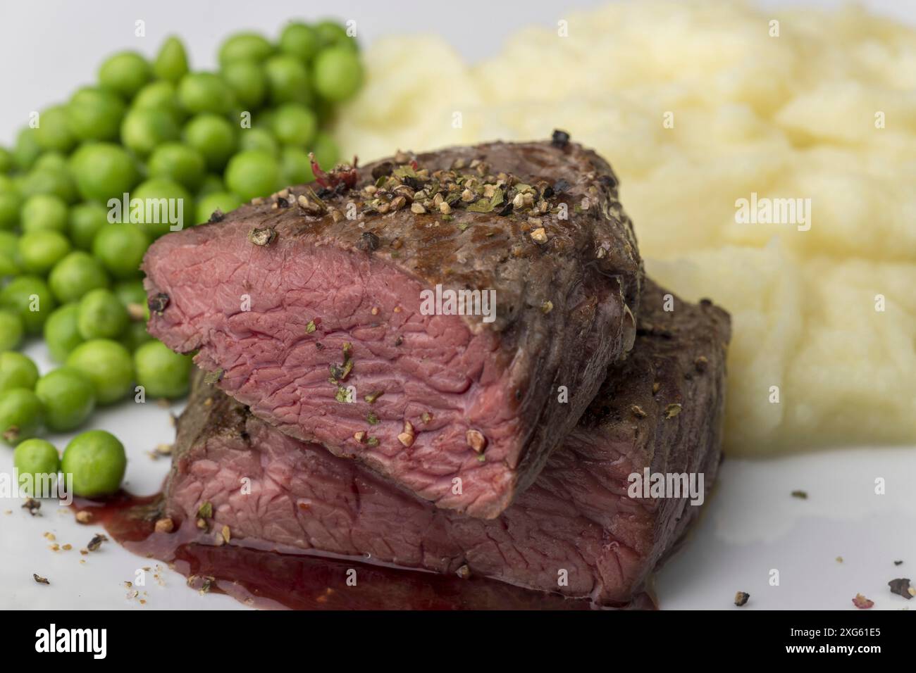 Steak with mashed potato hi-res stock photography and images - Alamy