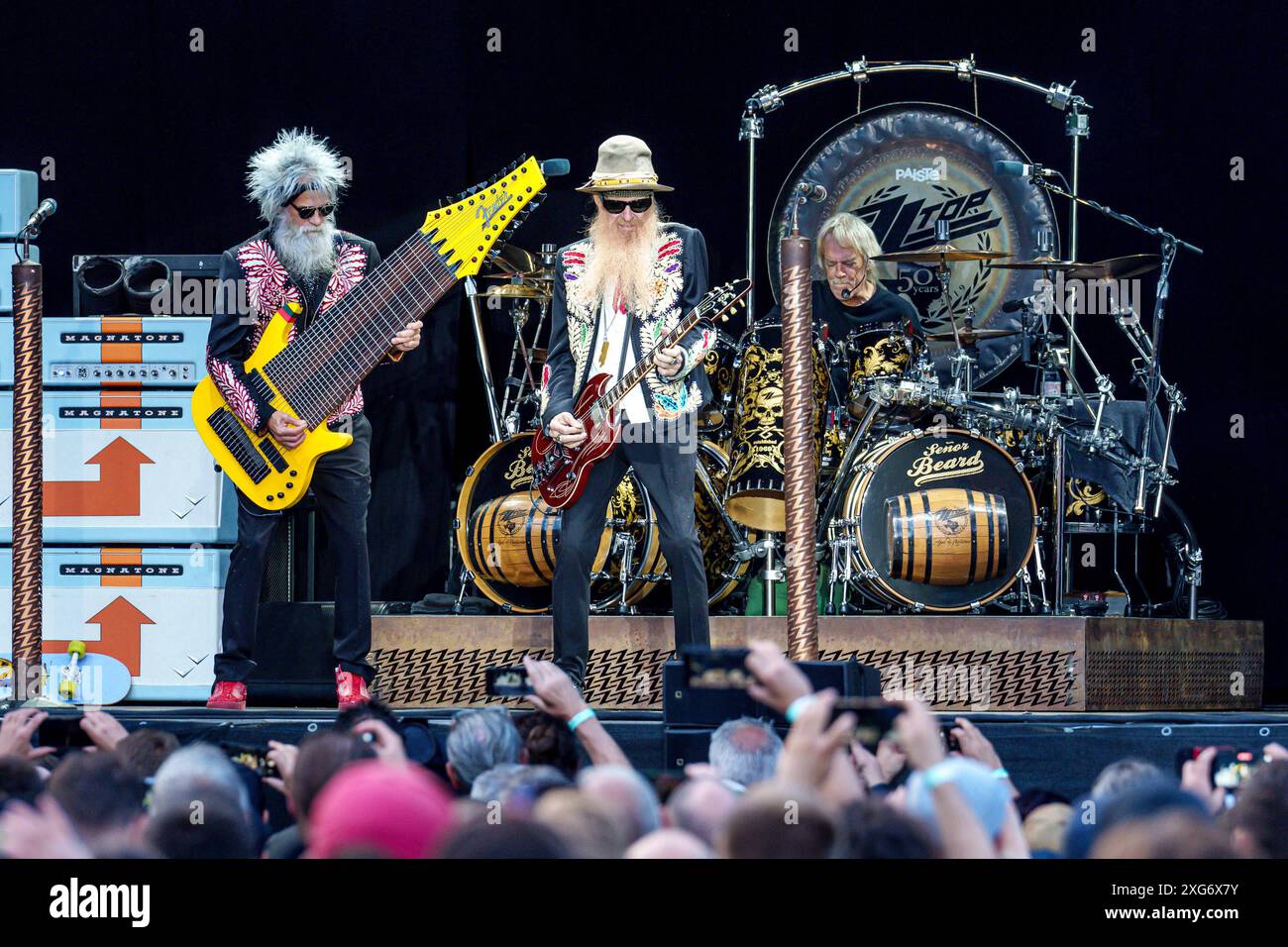 ZZ Top, Konzert in der Zitadelle Spandau, Berlin, 06.07.2024 Elwood Francis Bassist, Billy