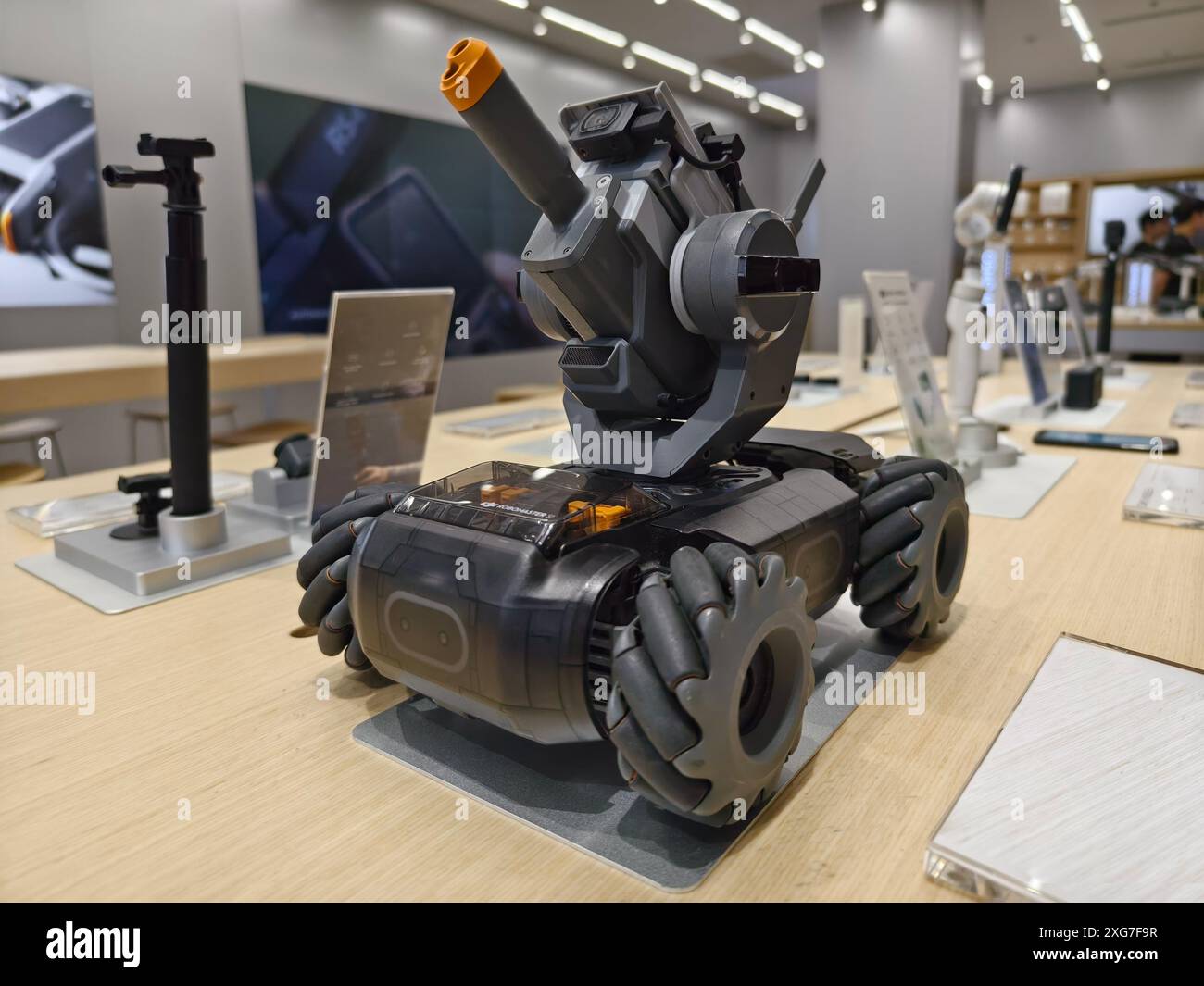 Military aerospace worker hi-res stock photography and images - Alamy