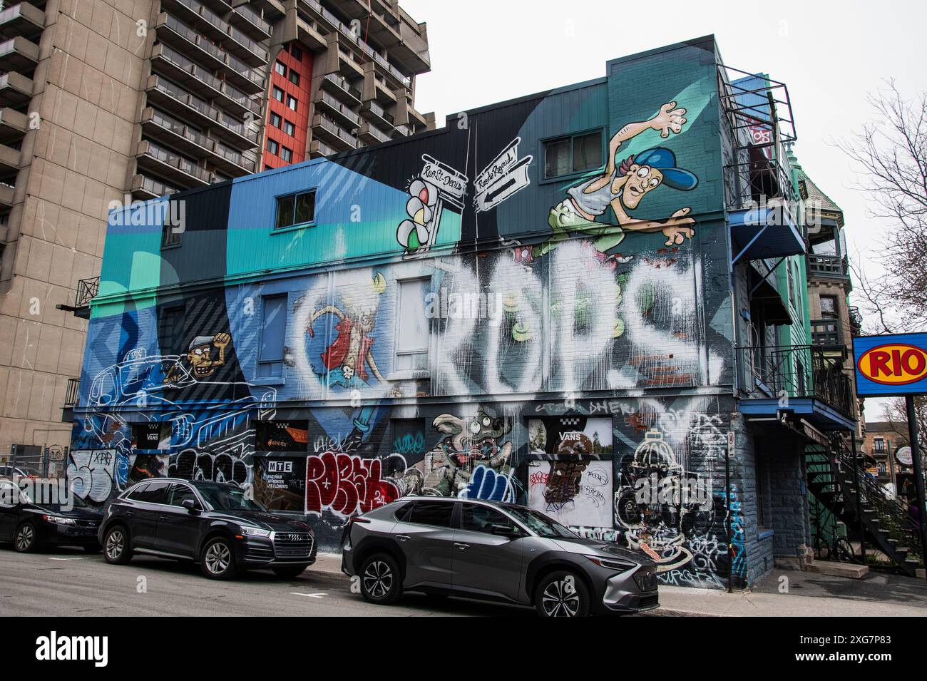 Graffiti street art rue de hi-res stock photography and images - Alamy
