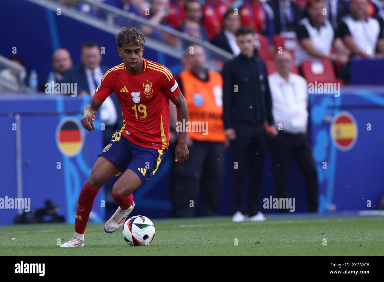 lamine-yamal-spain-national-team-hi-res-stock-photography-and-images