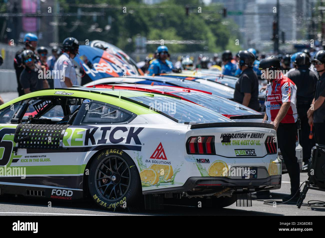 Street Racing Chicago NASCAR Chicago Street race, Grant Park 165, first day of street racing ...