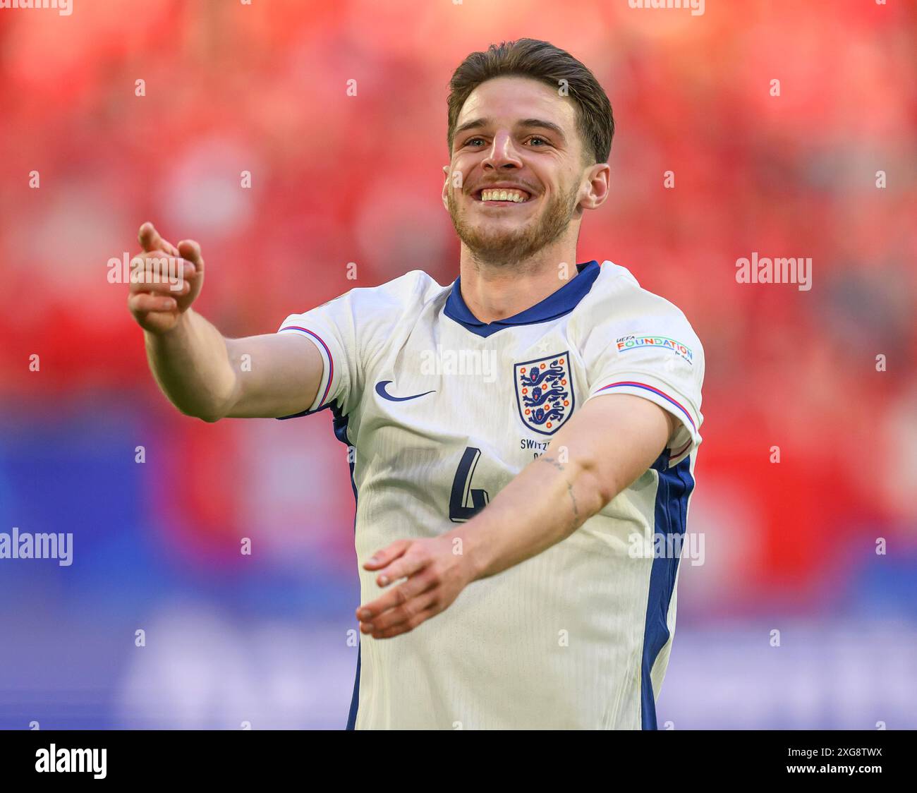 06 Jul 2024 - England v Switzerland - UEFA Euro 2024 Championships - Quarter Final - Düsseldorf.  Declan Rice celebrates England winning the penalty shoot-out against Switzerland. Picture : Mark Pain / Alamy Live News Stock Photo