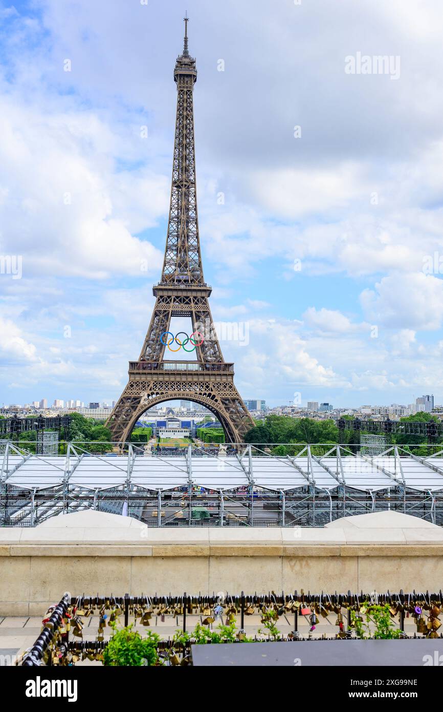 Eiffel Tower ready for the Olympics, Paris Stock Photo