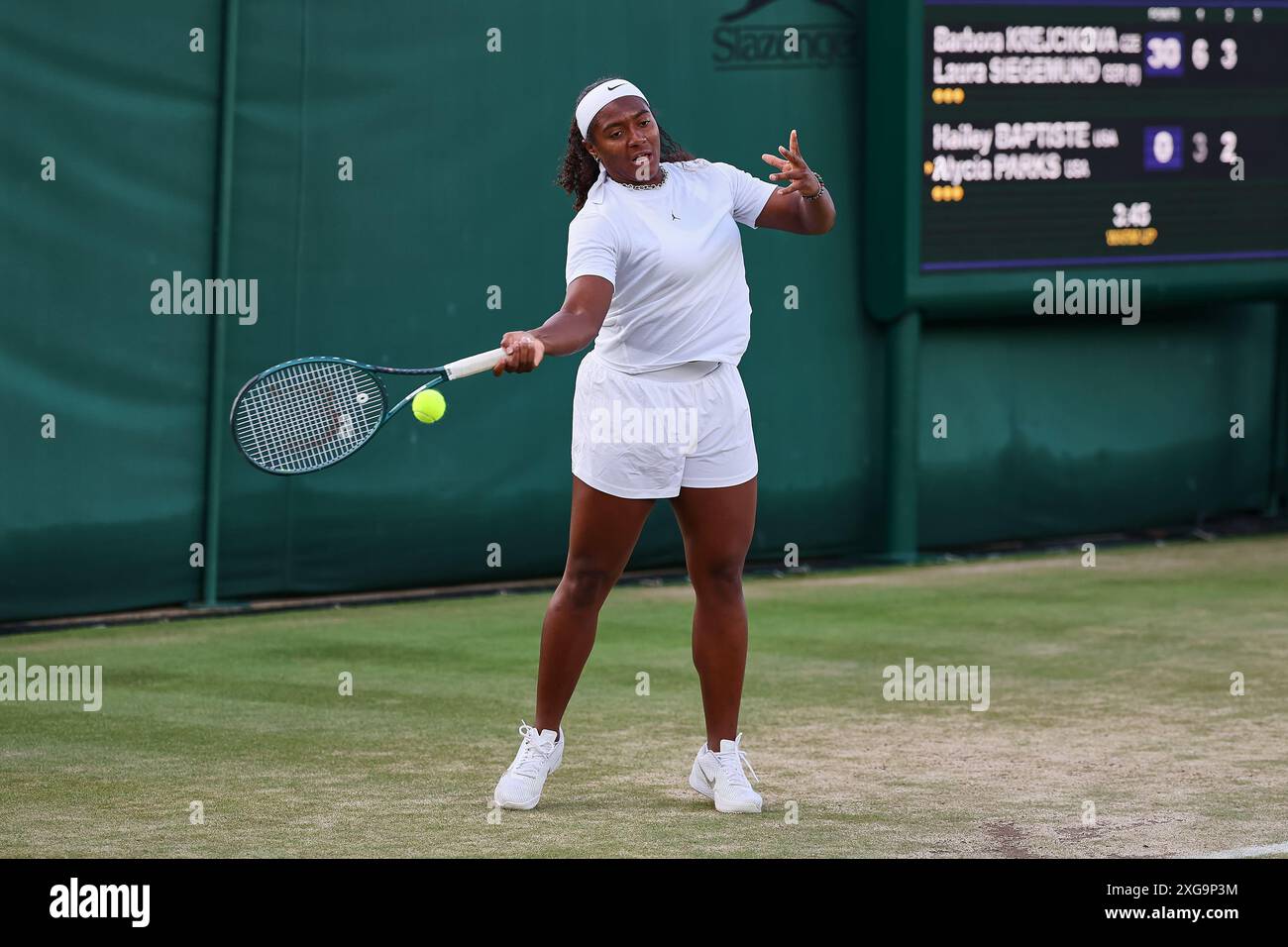 London, London, Great Britain. 7th July, 2024. Hailey Baptiste (USA) returns with forehand during the The Championships Wimbledon (Credit Image: © Mathias Schulz/ZUMA Press Wire) EDITORIAL USAGE ONLY! Not for Commercial USAGE! Credit: ZUMA Press, Inc./Alamy Live News Stock Photo