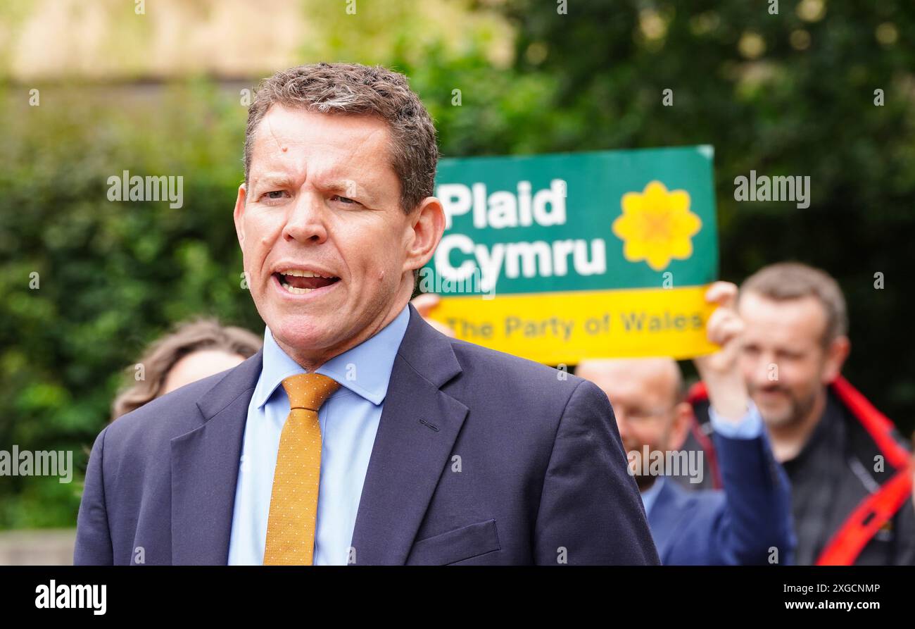 plaid-cymru-leader-rhun-ap-iorwerth-speaking-on-college-green-opposite