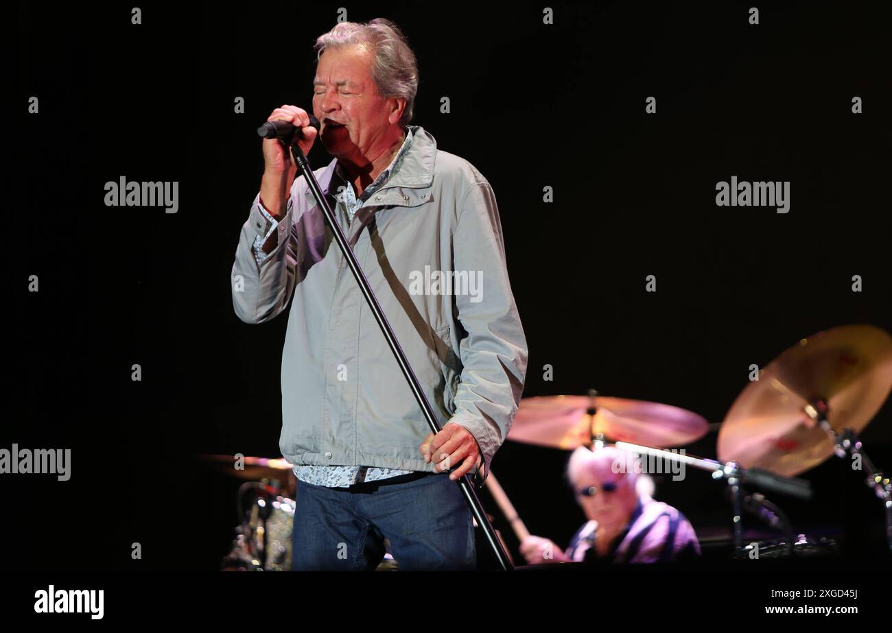 Ian Gillan, Sänger von Deep Purple, beim Auftritt von Deep Purple am Summerside Festival in Grenchen am 20. Juni 2024. Ian Gillan, Sänger von Deep Purple, beim Auftritt von Deep Purple am Summerside Festival in Grenchen am 20. Juni 2024. Grenchen Kanton Solothurn Schweiz *** Ian Gillan, singer of Deep Purple, at the performance of Deep Purple at the Summerside Festival in Grenchen on June 20, 2024 Ian Gillan, singer of Deep Purple, at the performance of Deep Purple at the Summerside Festival in Grenchen on June 20, 2024 Grenchen Canton Solothurn Switzerland Stock Photo