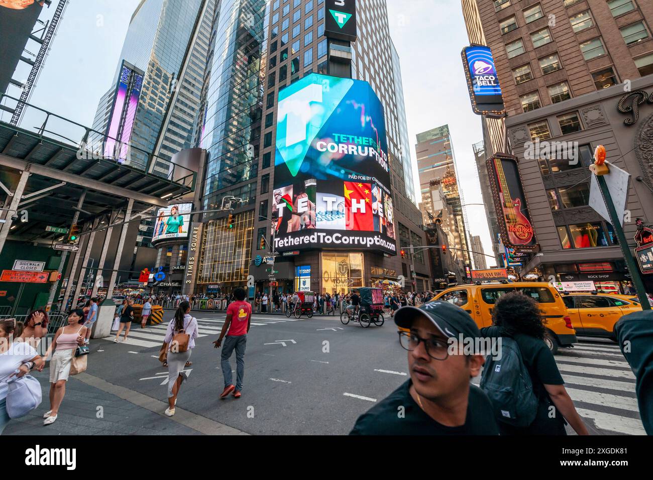 Tether cryptocurrency hi-res stock photography and images - Alamy
