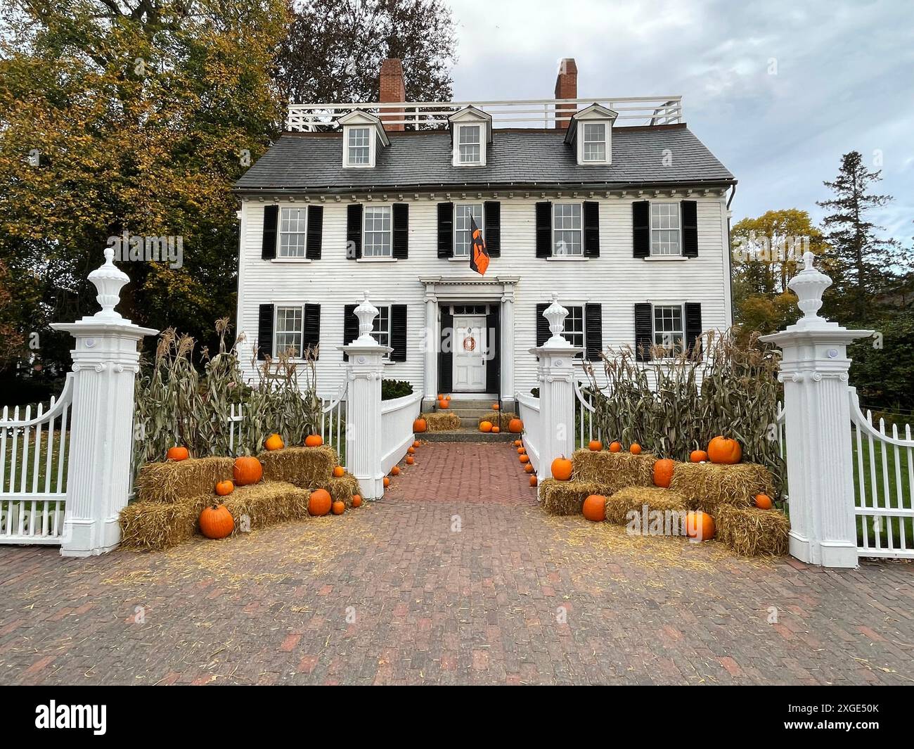 Salem sidewalk hi-res stock photography and images - Alamy