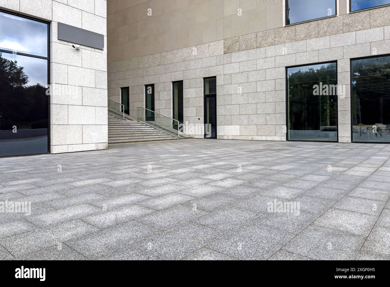 Modern office building in city hi-res stock photography and images - Alamy