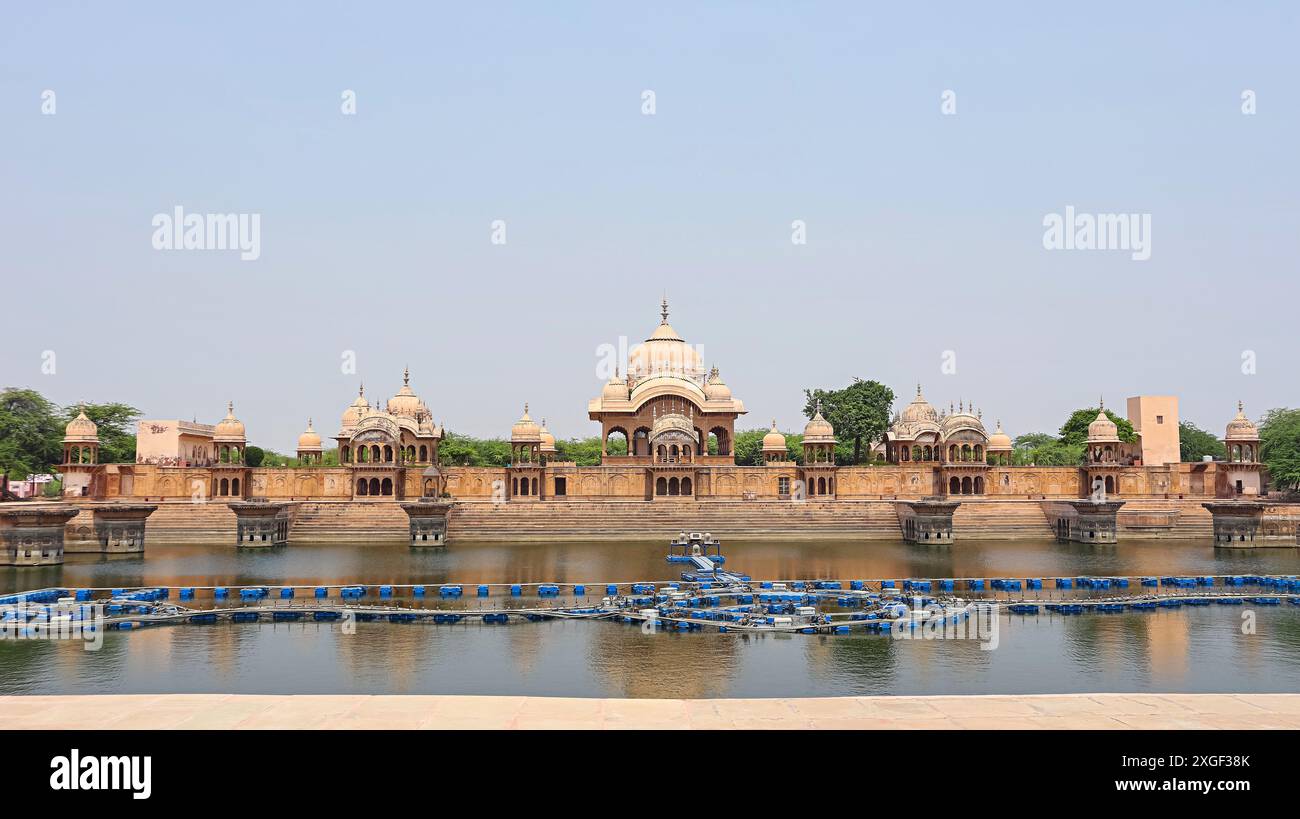 View of the cenotaph of Maharaja Suraj Mal and Kusum Sarovar, Govardhan ...