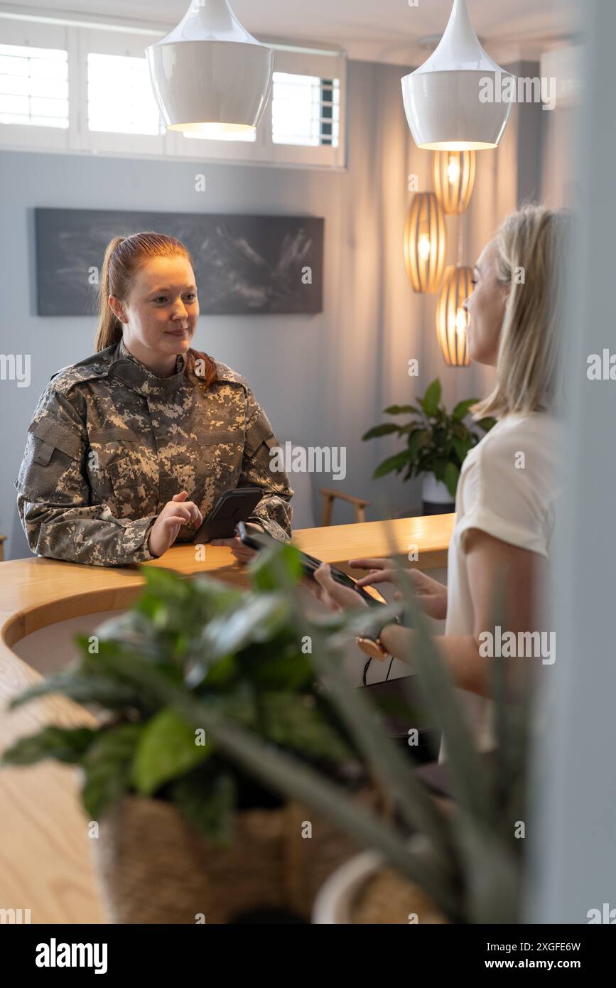 Woman in military uniform hi-res stock photography and images - Alamy