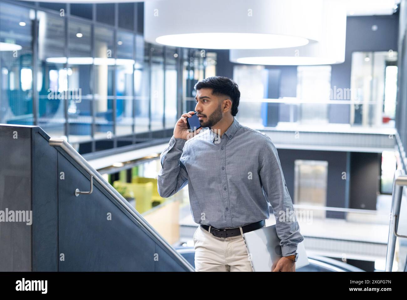 Businessperson in formal attire hi-res stock photography and images - Alamy