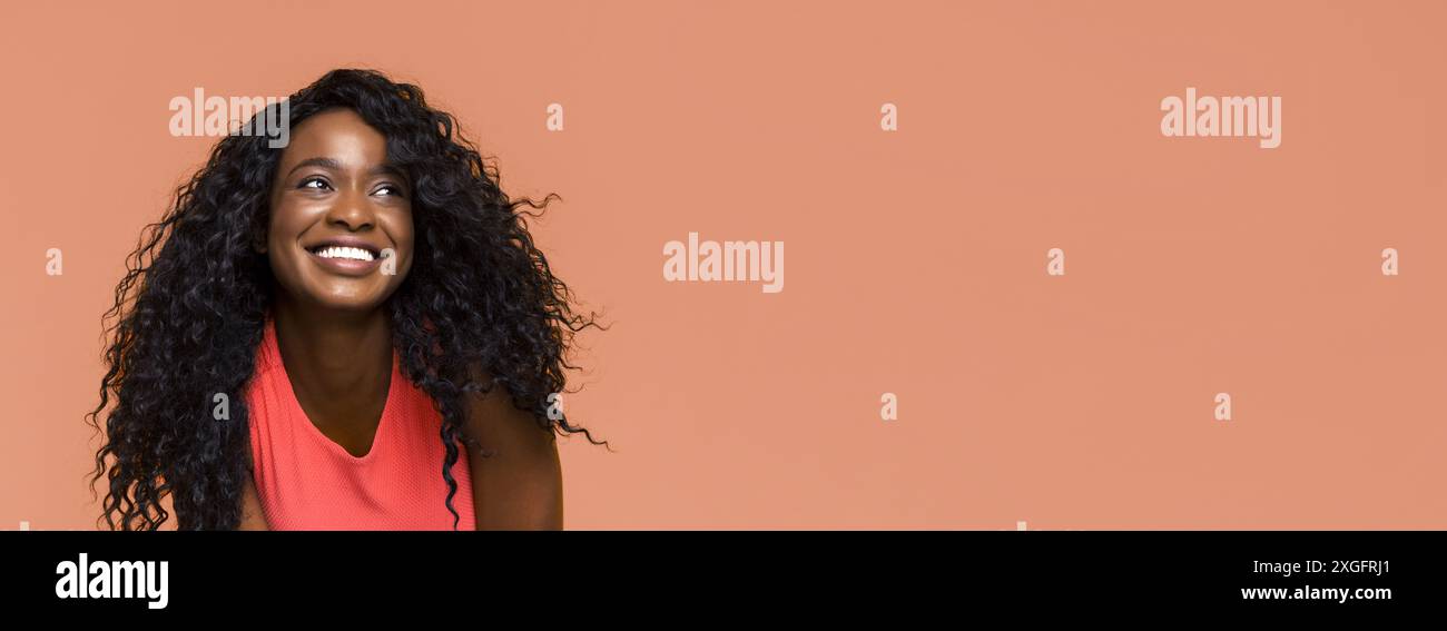 Top of head woman looking up hi-res stock photography and images - Alamy
