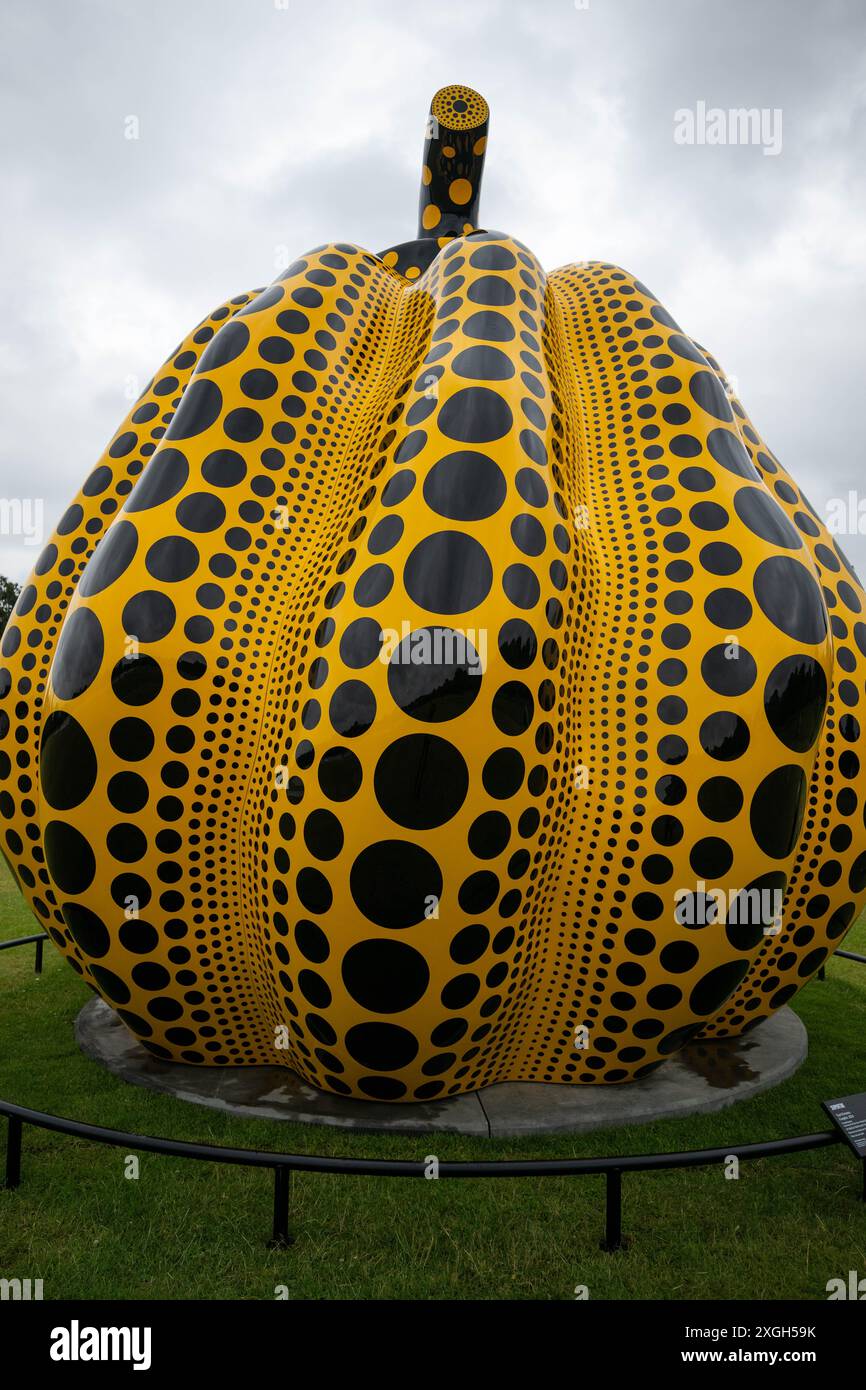 London, UK, 9th July 2024, A new large-scale sculpture by Japanese artist Yayoi Kusama has been unveiled near the Round Pond in Kensington Gardens. It will be on display until 3rd November 2024. It is a return to the Serpentine for Kusama after having a retrospective exhibition in 2000., Andrew Lalchan Photography/Alamy Live News Stock Photo