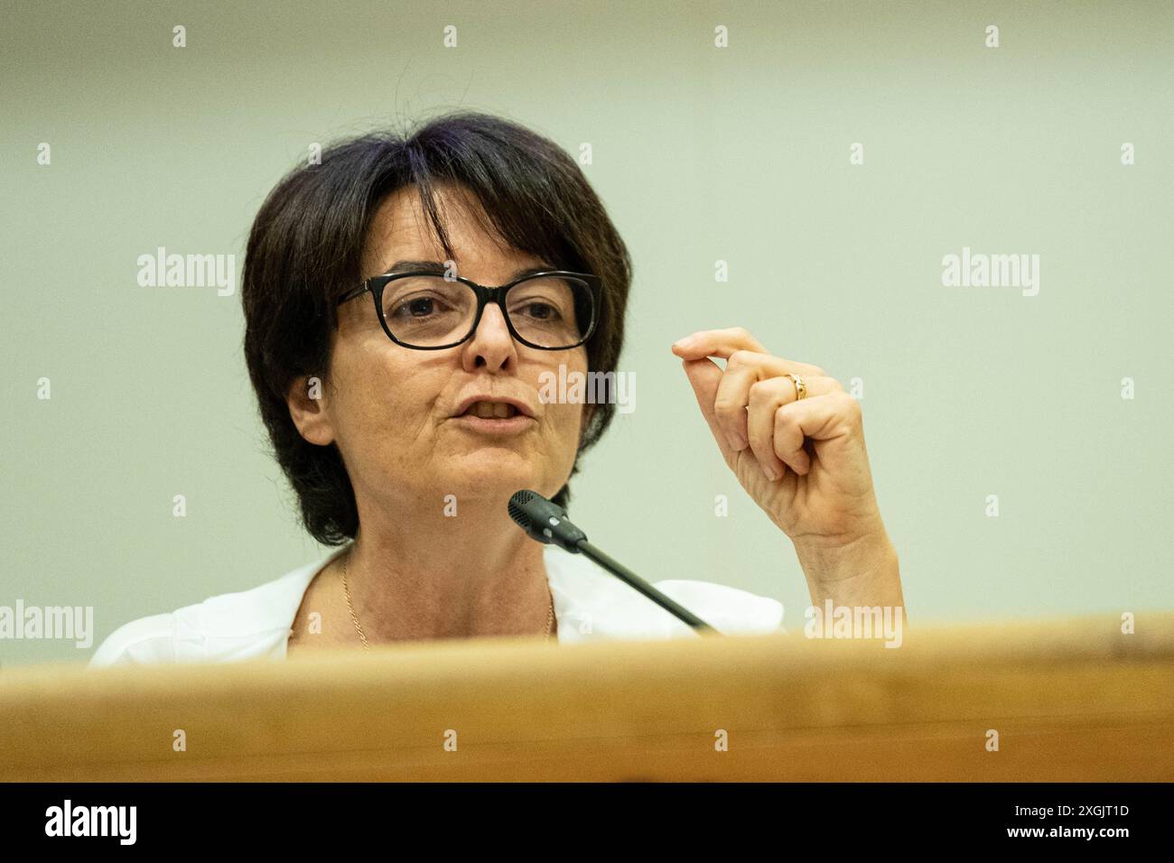 Serena Milano durante alcuni momenti della Conferenza stampa di