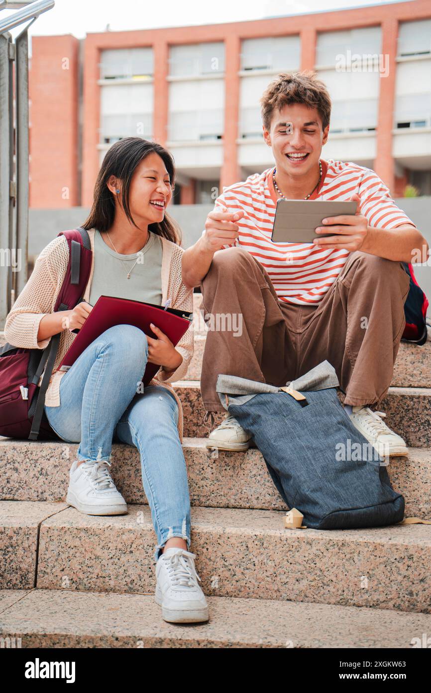 Communicating ideas teenagers hi-res stock photography and images - Alamy