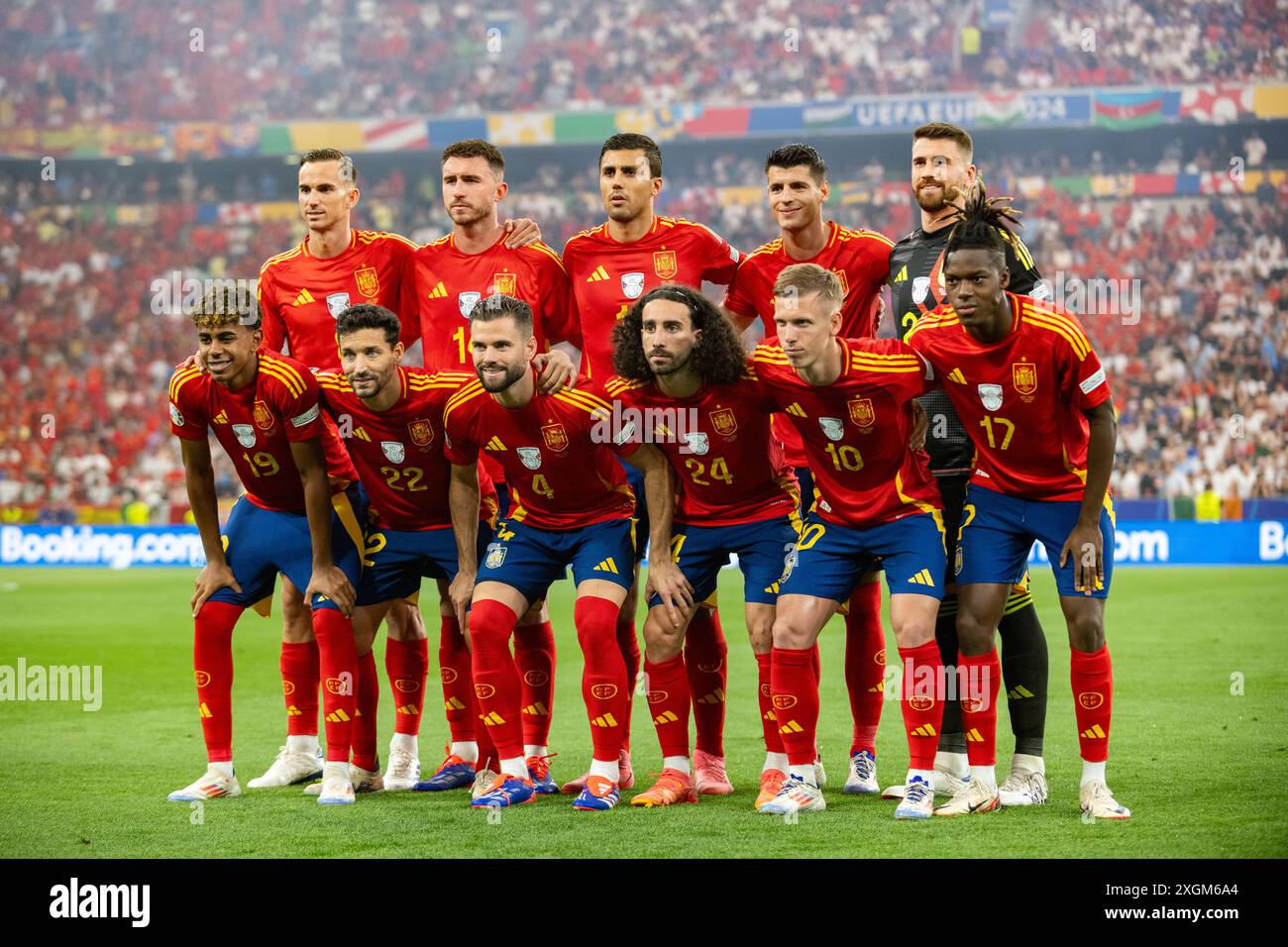 The Spanish national football team poses for a photo during the 2024