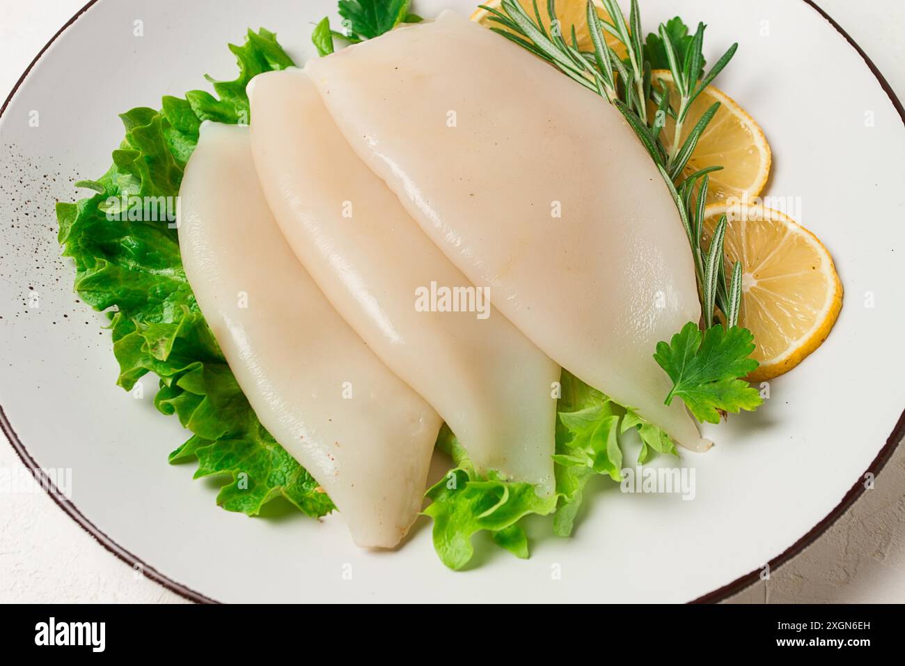 Frischer Koerper, Tintenfisch, roh, drei Karkassen, Draufsicht, ohne ...