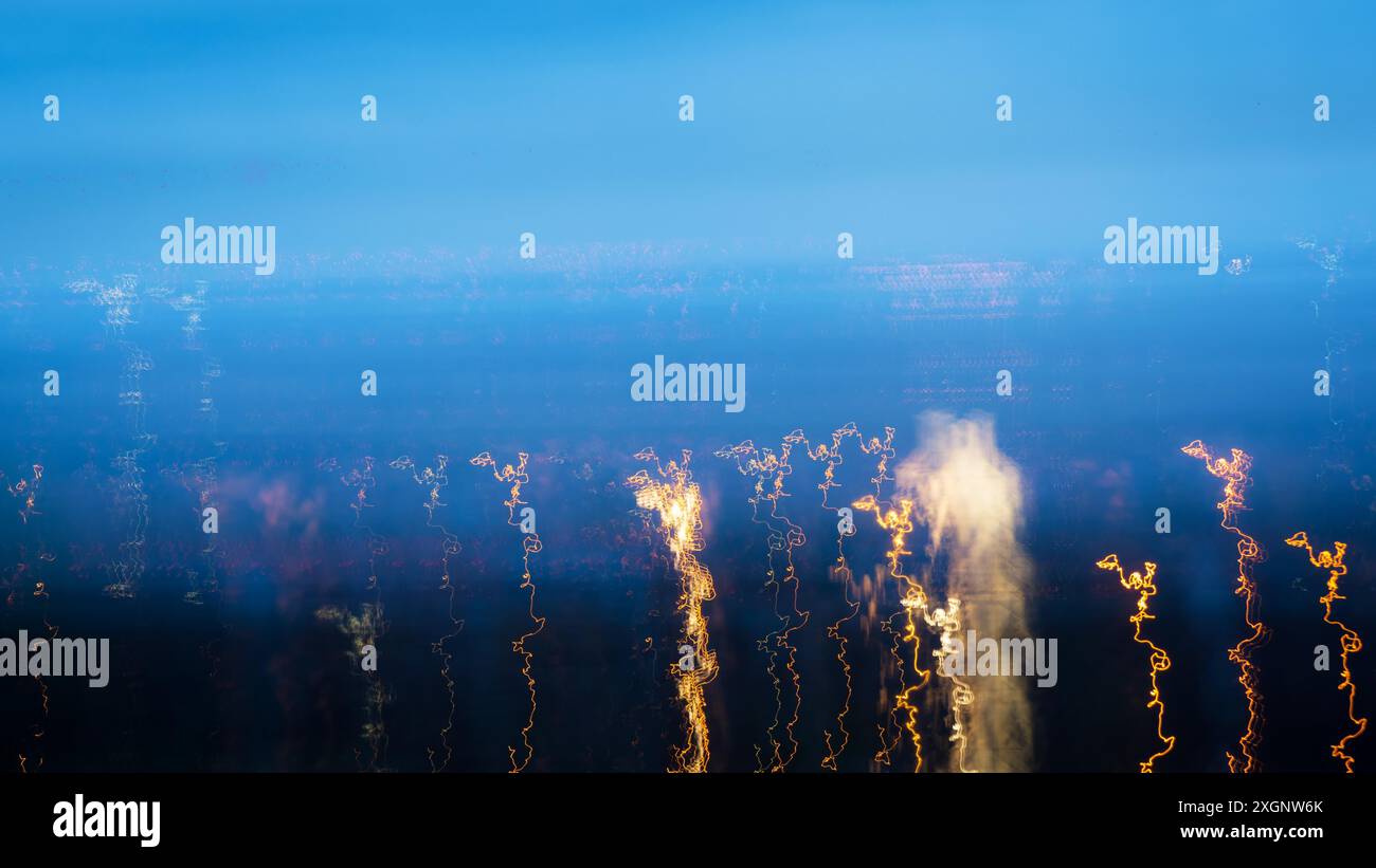 Abstract light trails hi-res stock photography and images - Alamy
