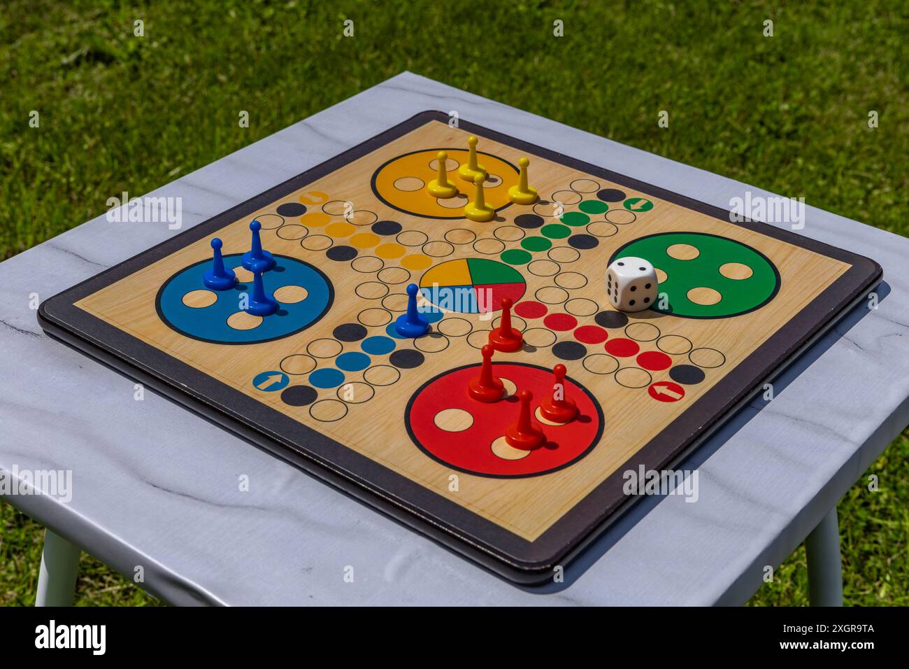 Entertainment - playing Chinese with children Stock Photo