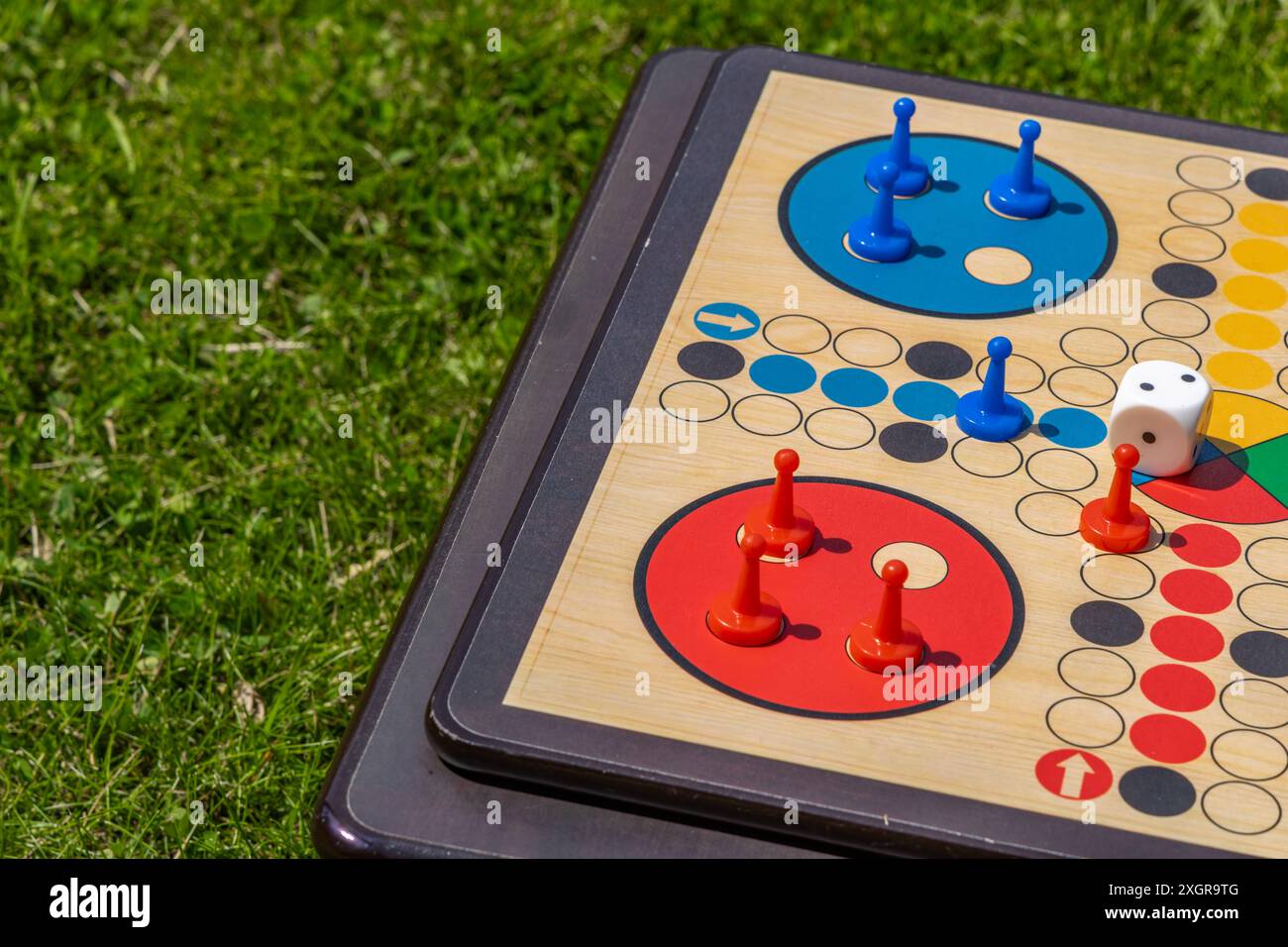 Entertainment - playing Chinese with children Stock Photo