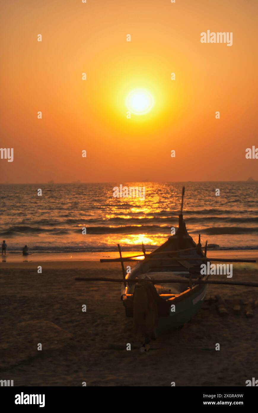 Fishing boat sunset goa india hi-res stock photography and images - Alamy