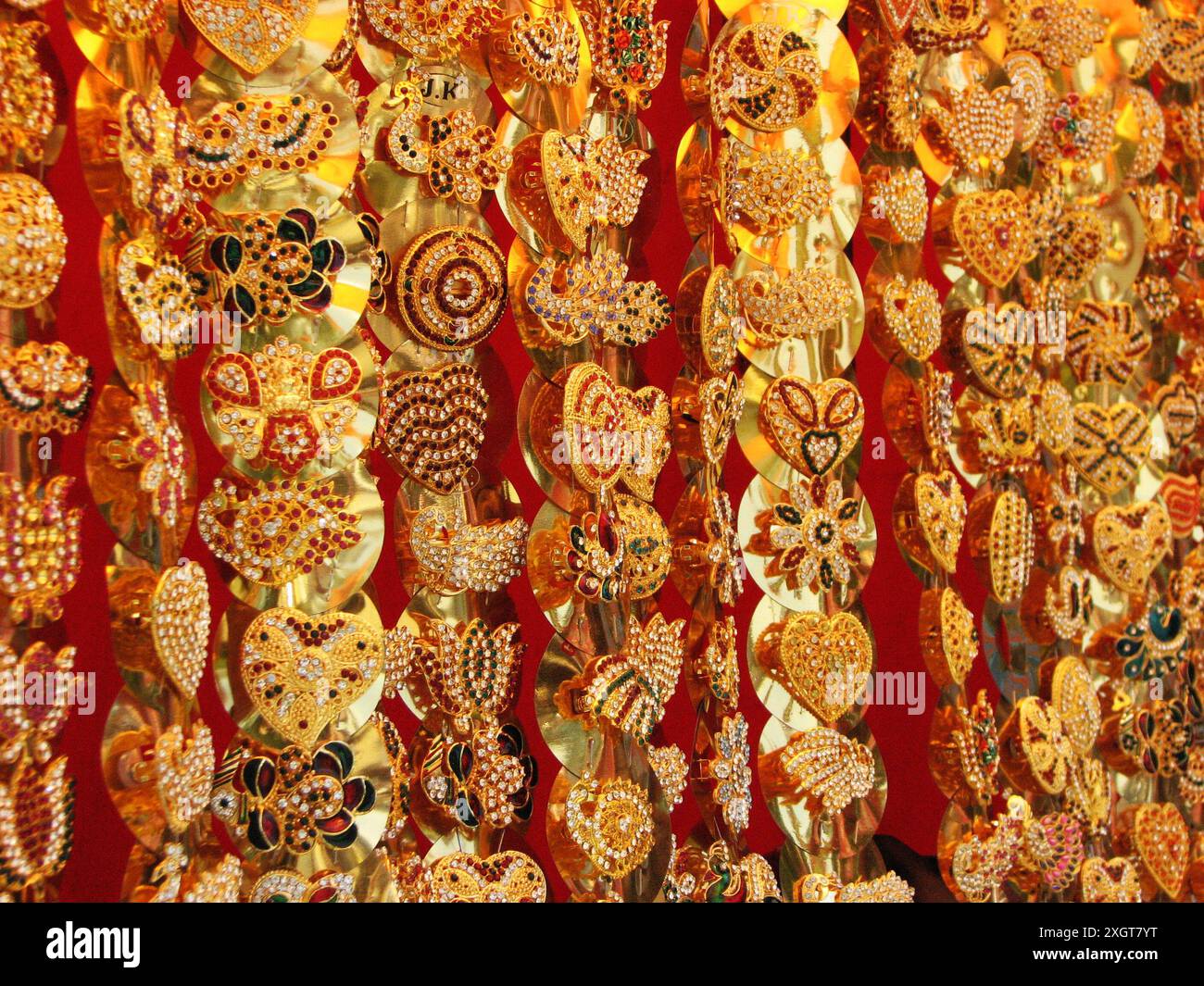 Displayed jewelry hi-res stock photography and images - Alamy