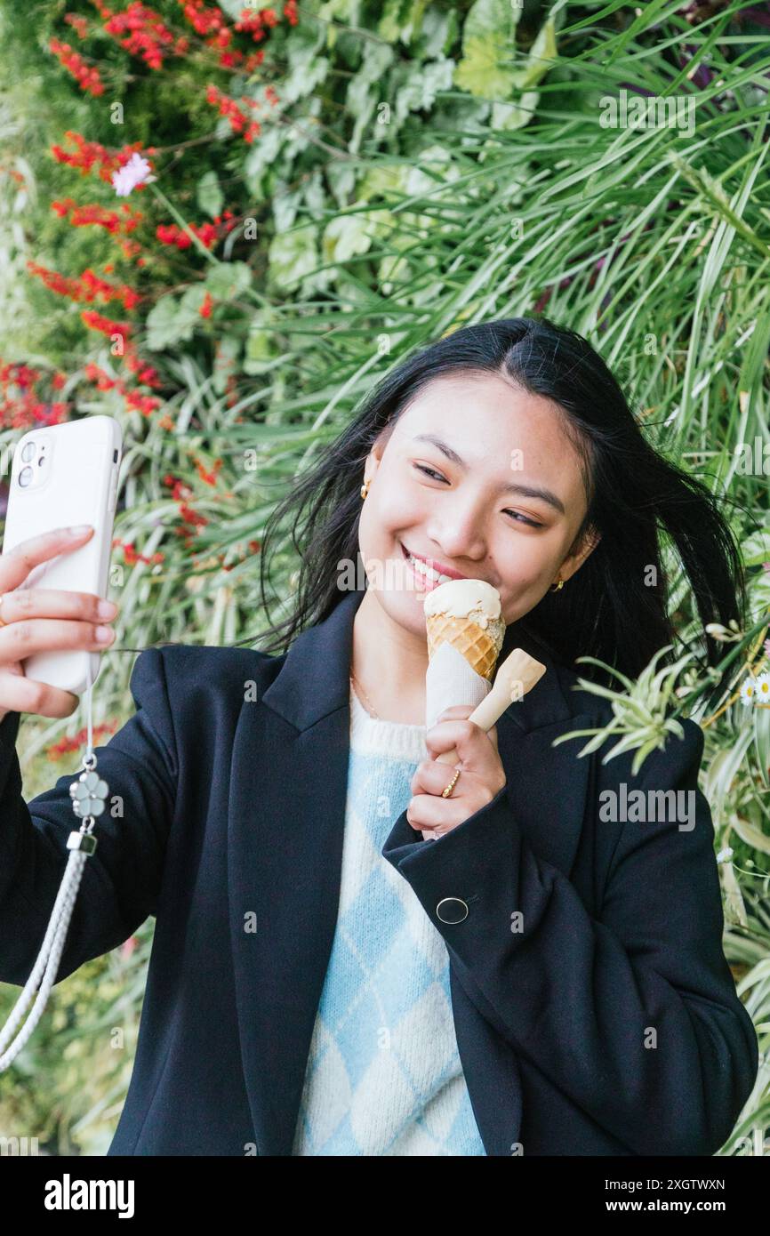 Casually dressed asian woman hi-res stock photography and images - Alamy