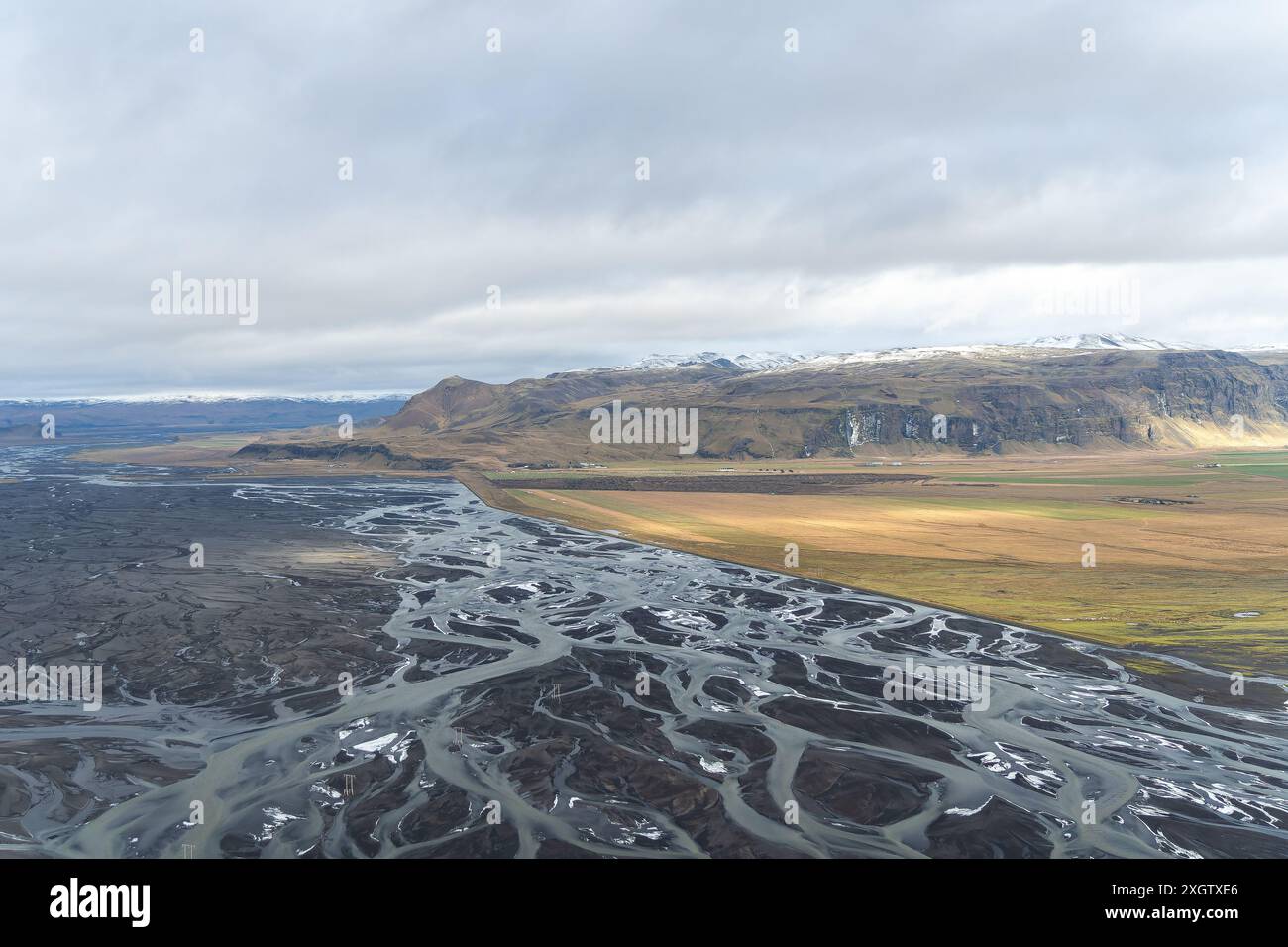 Distant mountains and rivers hi-res stock photography and images - Alamy
