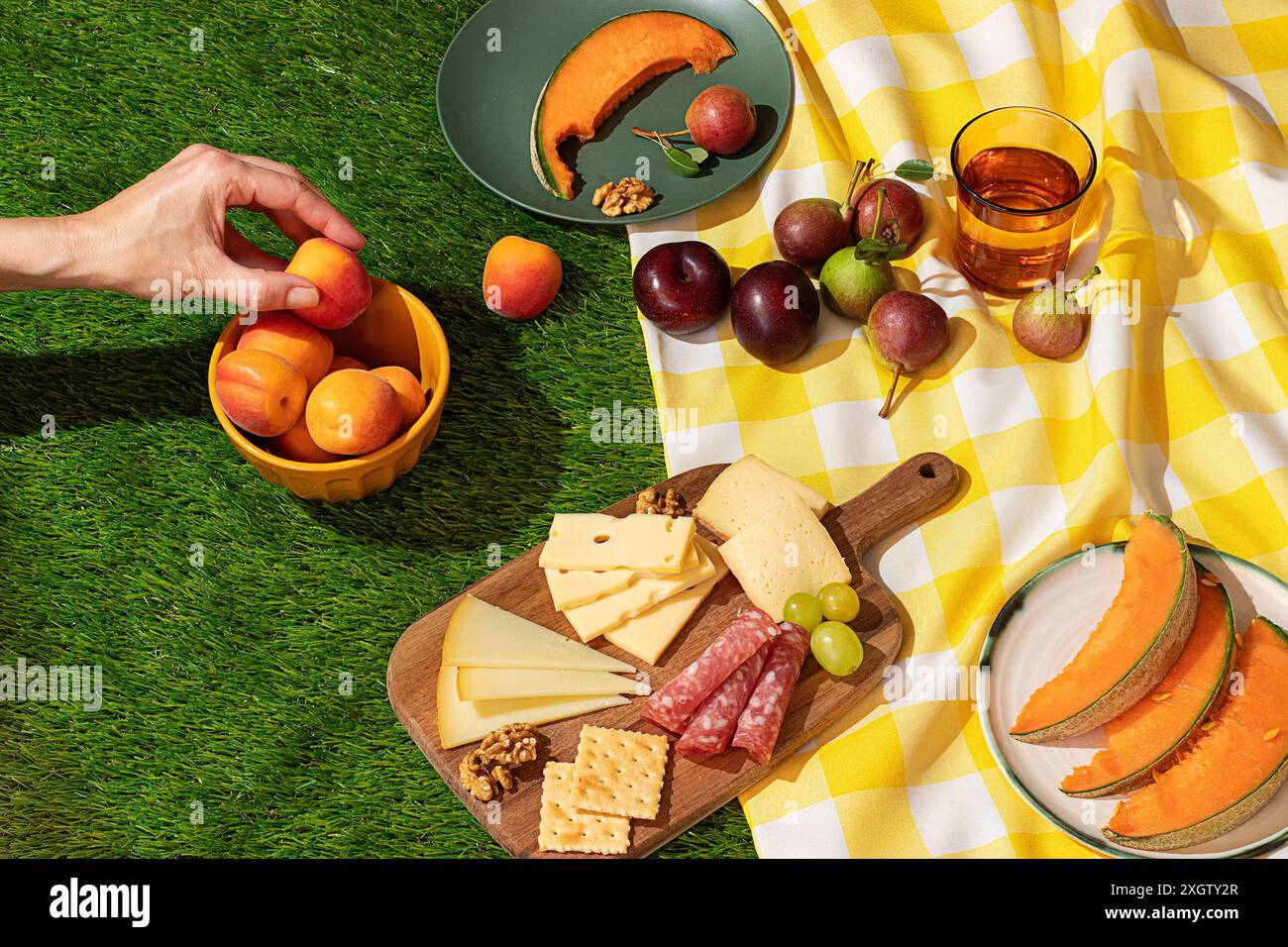 Summer afternoon picnic basket hi-res stock photography and images - Alamy