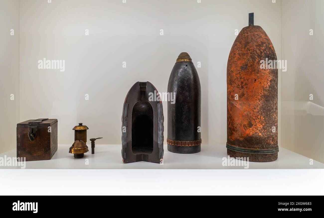 WW1 artillery shells, fuzes and sectioned projectile on display in museum at Fort van Liezele near Puurs-Sint-Amands, province Antwerp, Belgium Stock Photo