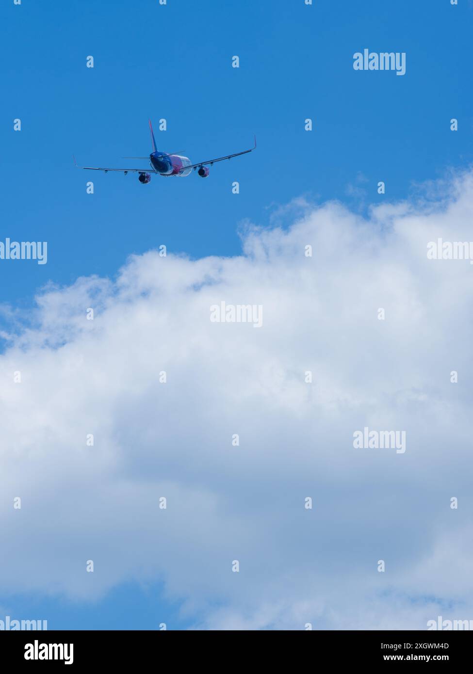 Plane taking off against hi-res stock photography and images - Alamy
