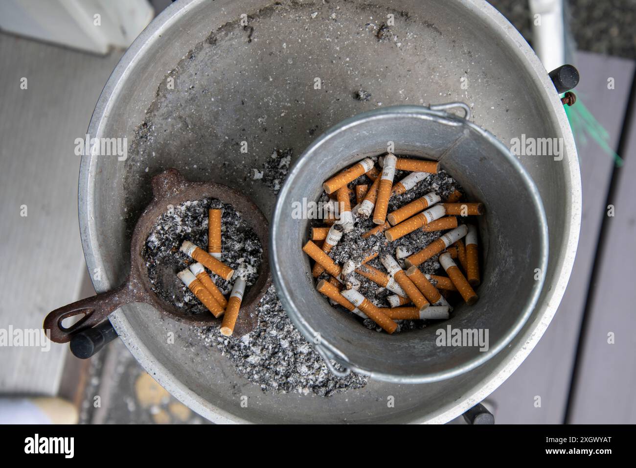 cigarette sand buckets Butts bucket hi-res stock photography and images