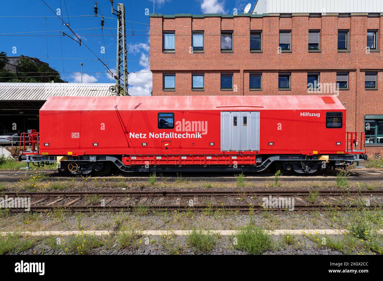 DB Netz Notfalltechnik Hilfszug rail carriage at Koblenz main station Stock Photo