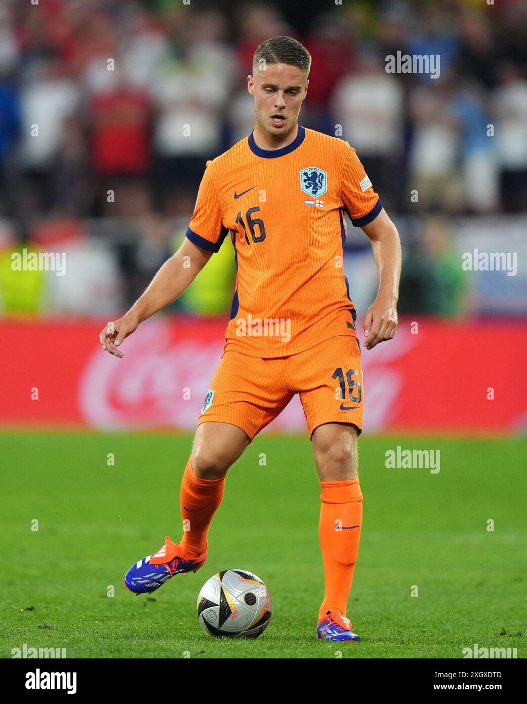Joey Veerman Faces Criticism Over International Viability Joey Veerman Faces Criticism Over International Viability