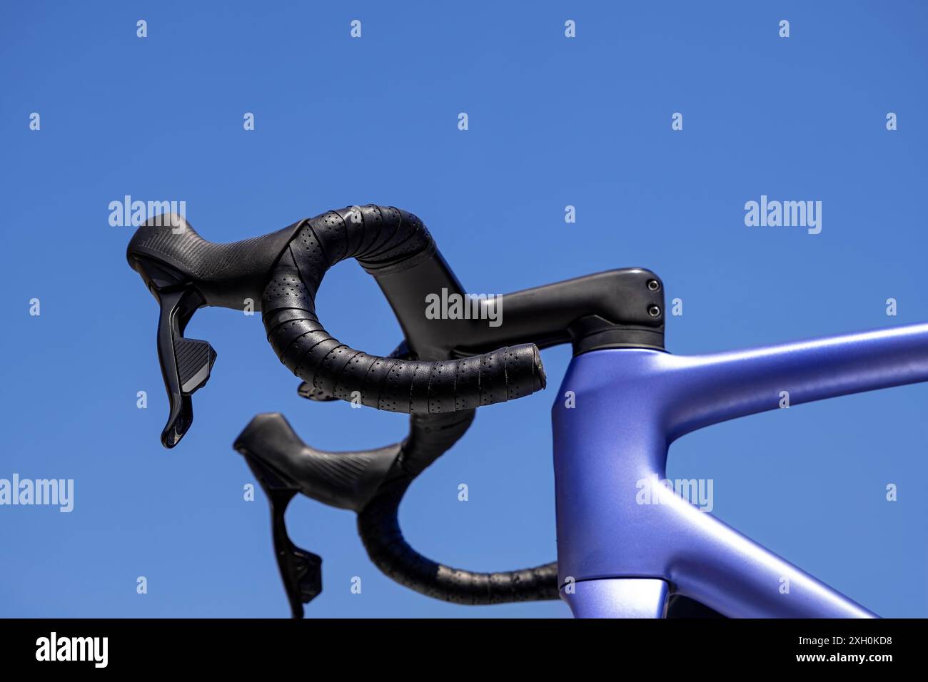 elegant detail of the handlebars of a racing bike Stock Photo - Alamy