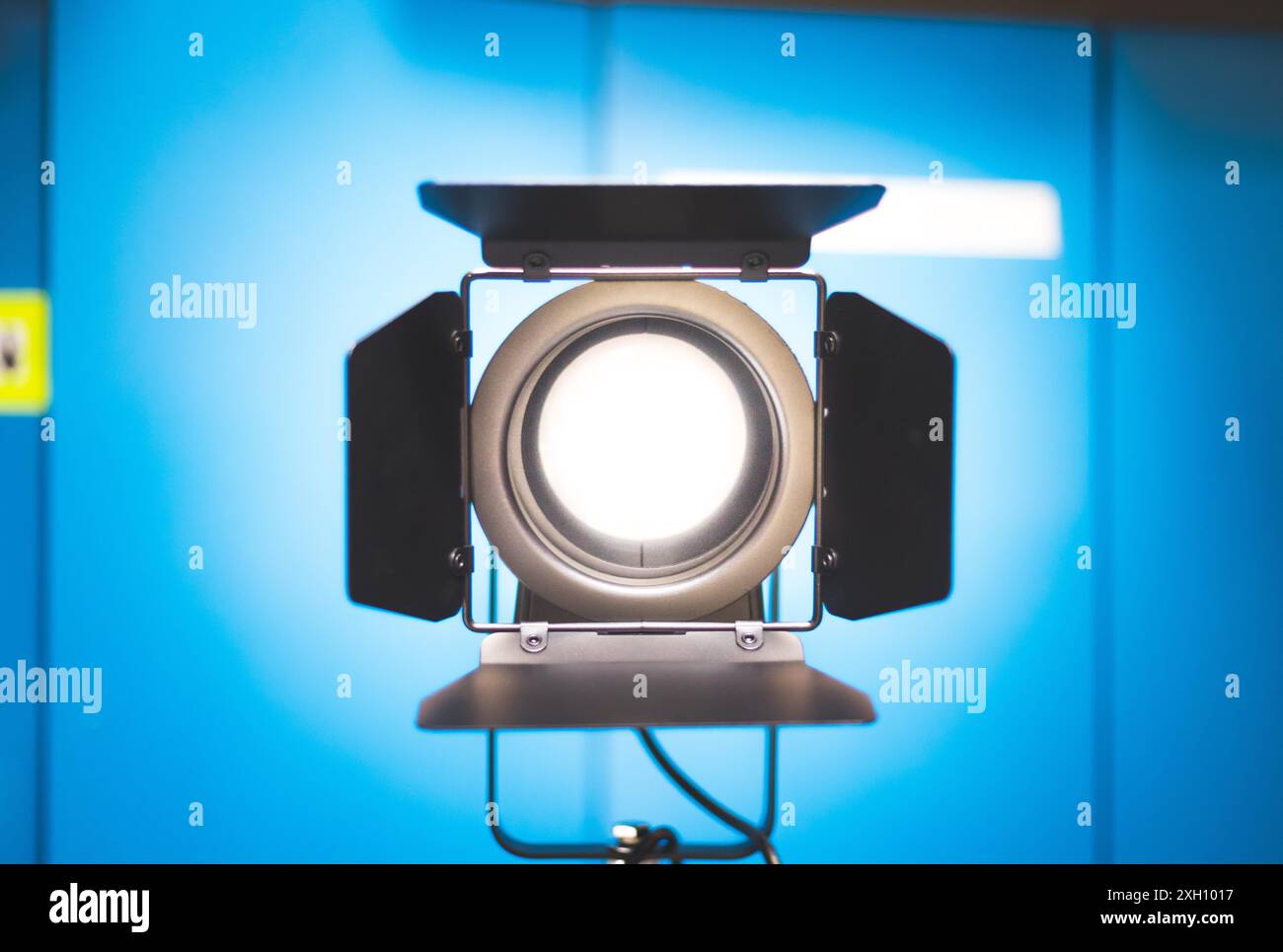 Studio Camera Spotlight American movie industry hi-res stock photography and images - Alamy