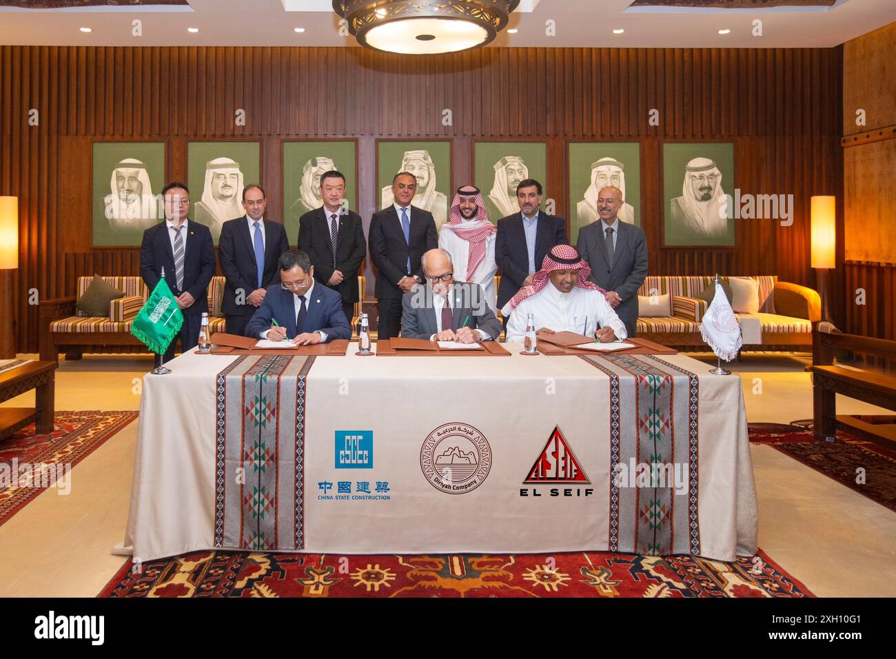 (240711) -- RIYADH, July 11, 2024 (Xinhua) -- Representatives from ...