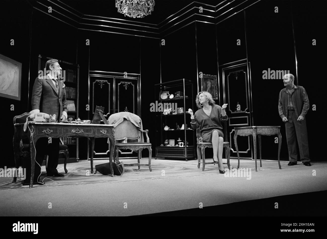 François Périer, Caroline Cellier and Bernard Haller Rehearsals for the play 'L'Age de Monsieur est avancé' by Pierre Etaix, directed by Jean Poiret, at the Comédie des Champs Elysées in Paris, in September 1985. Stock Photo