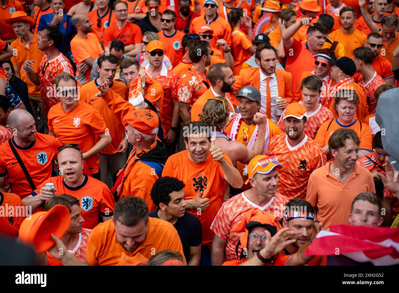 Fanwalk Oranje Fans mit Fanbus, GER, Netherlands (NED) vs England (ENG