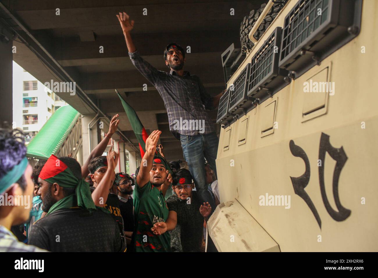 Bangladesh Ripot Rashad Dhaka, Dhaka, Bangladesh. 11th July, 2024. Students and job seekers are ...
