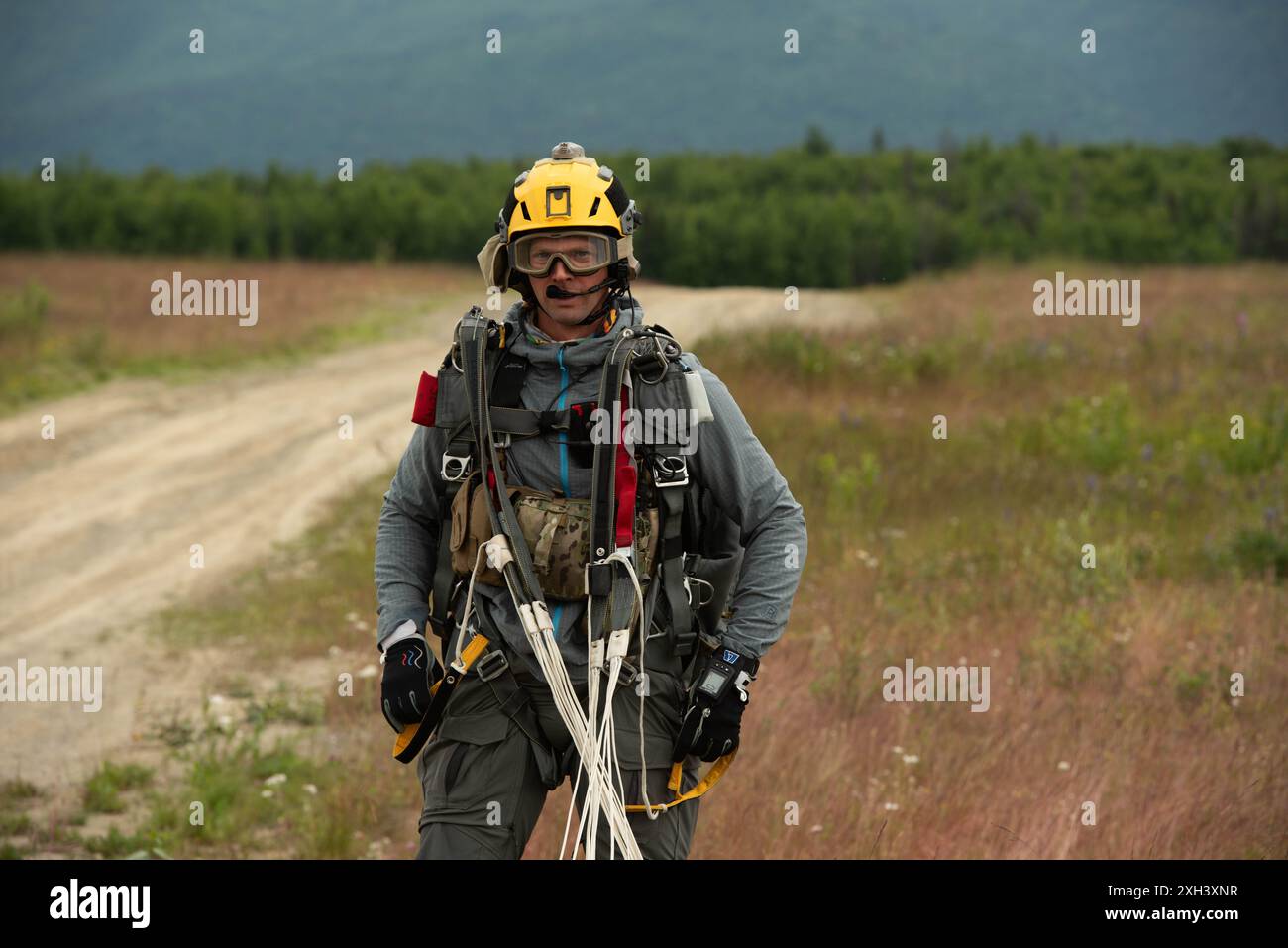 An Alaska Air National Guard pararescueman from the 212th Rescue ...