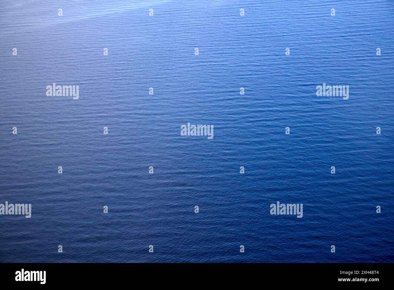 Blue ocean waves aerial hi-res stock photography and images - Alamy