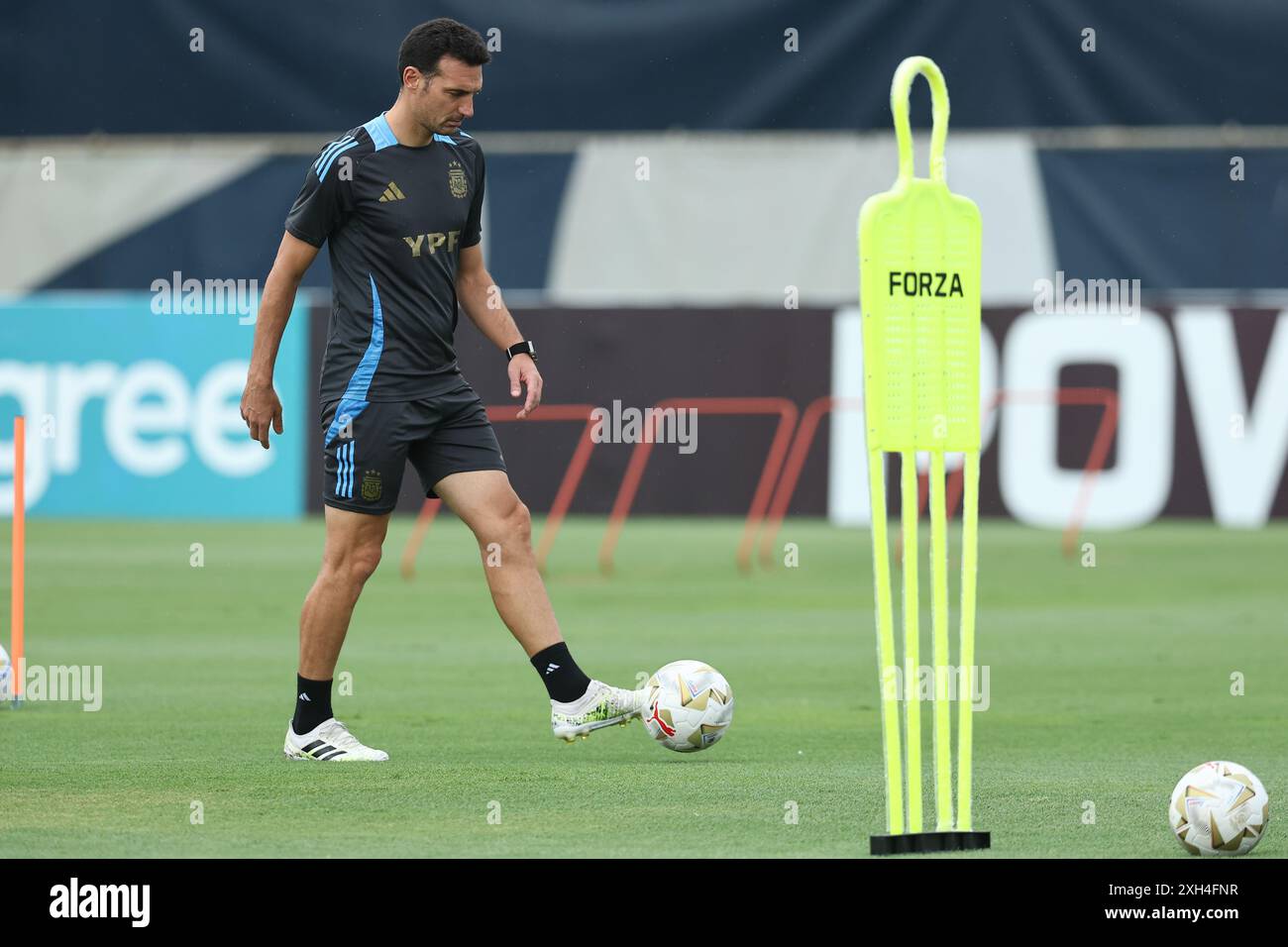 Lionel Scaloni training session What's Next for Argentina's World Cup Campaign?