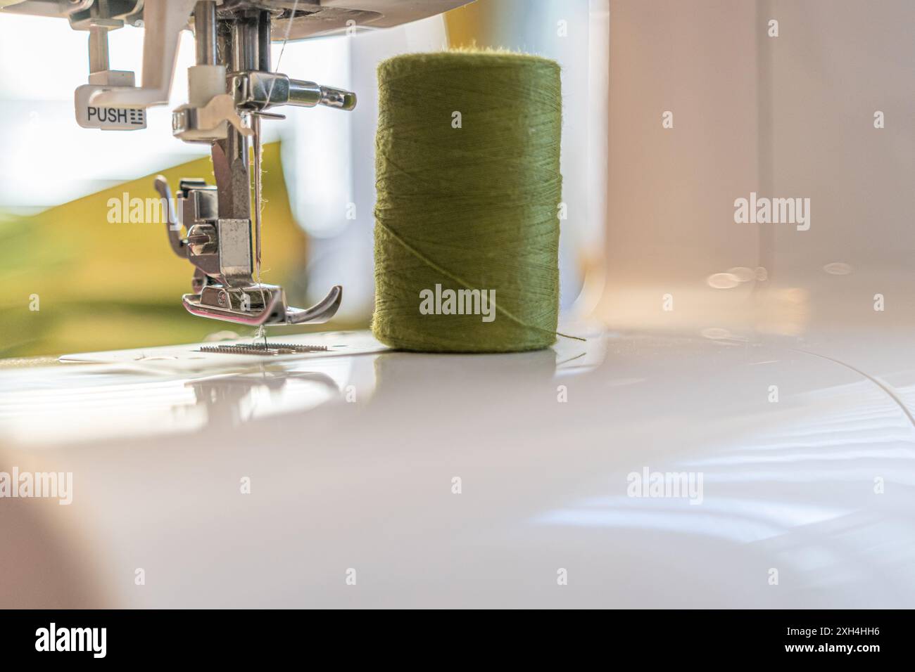 Tailor thread sewing machine hi-res stock photography and images - Alamy