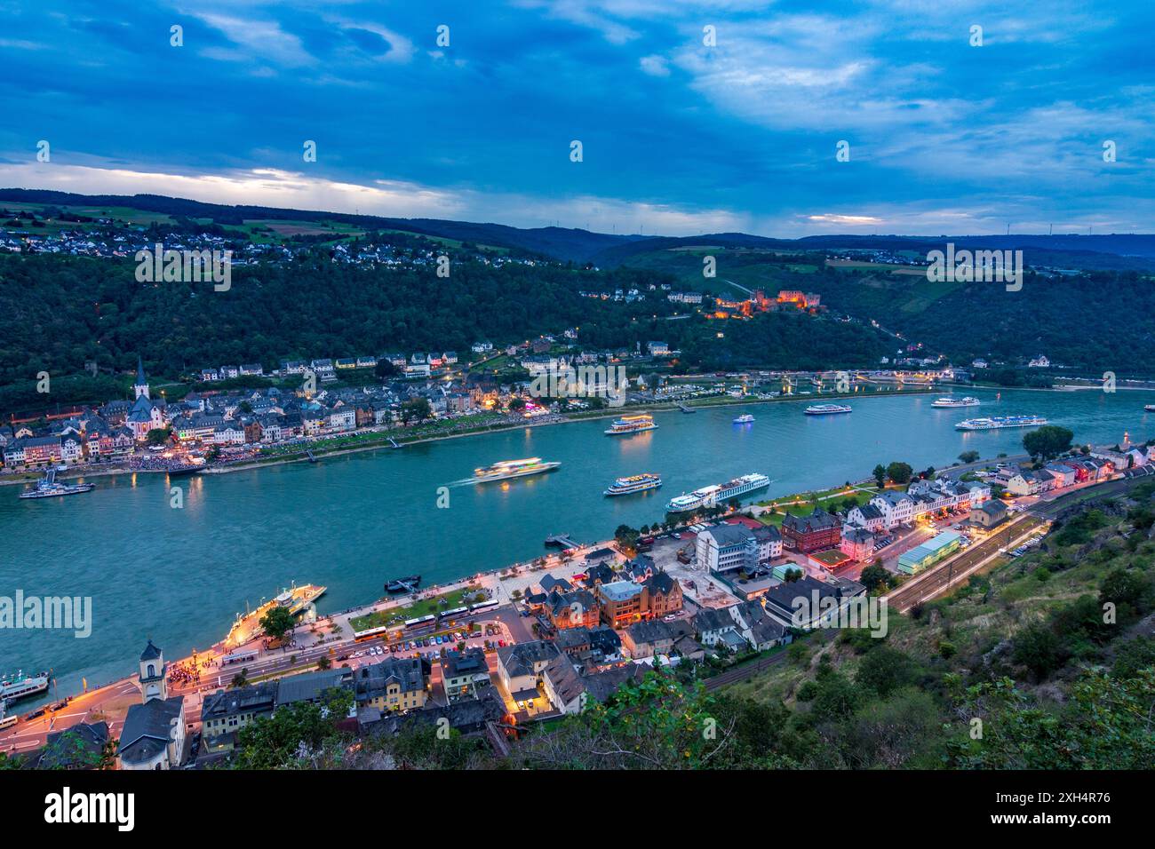 Sankt Goar: river Rhein, Middle Rhine, town Sankt Goarshausen (front ...