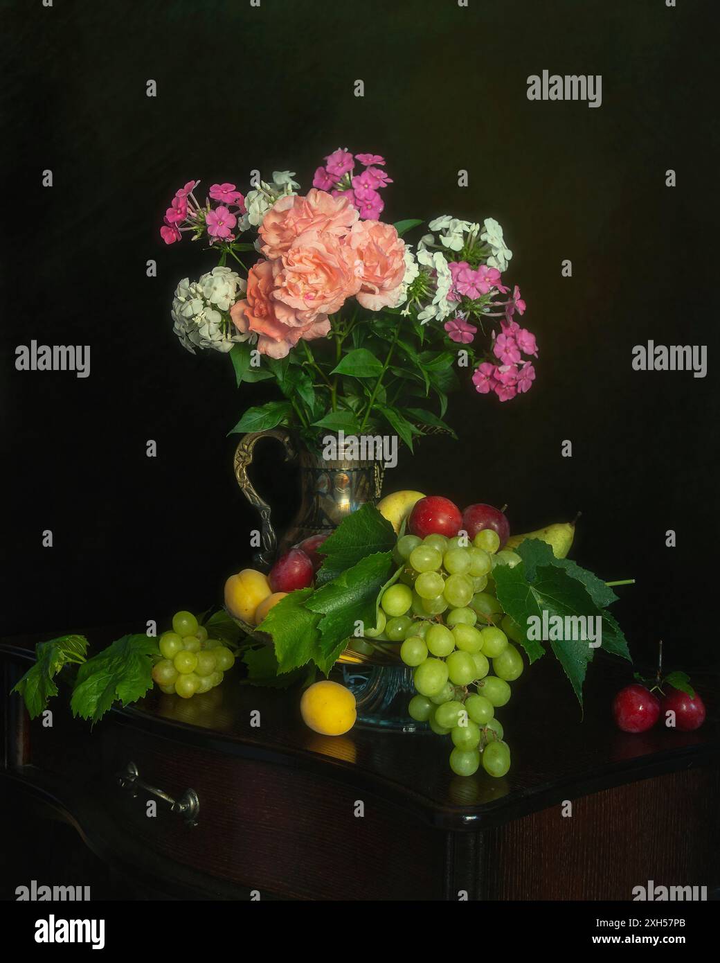 Still life with bouquet of flowers and fruits Stock Photo - Alamy