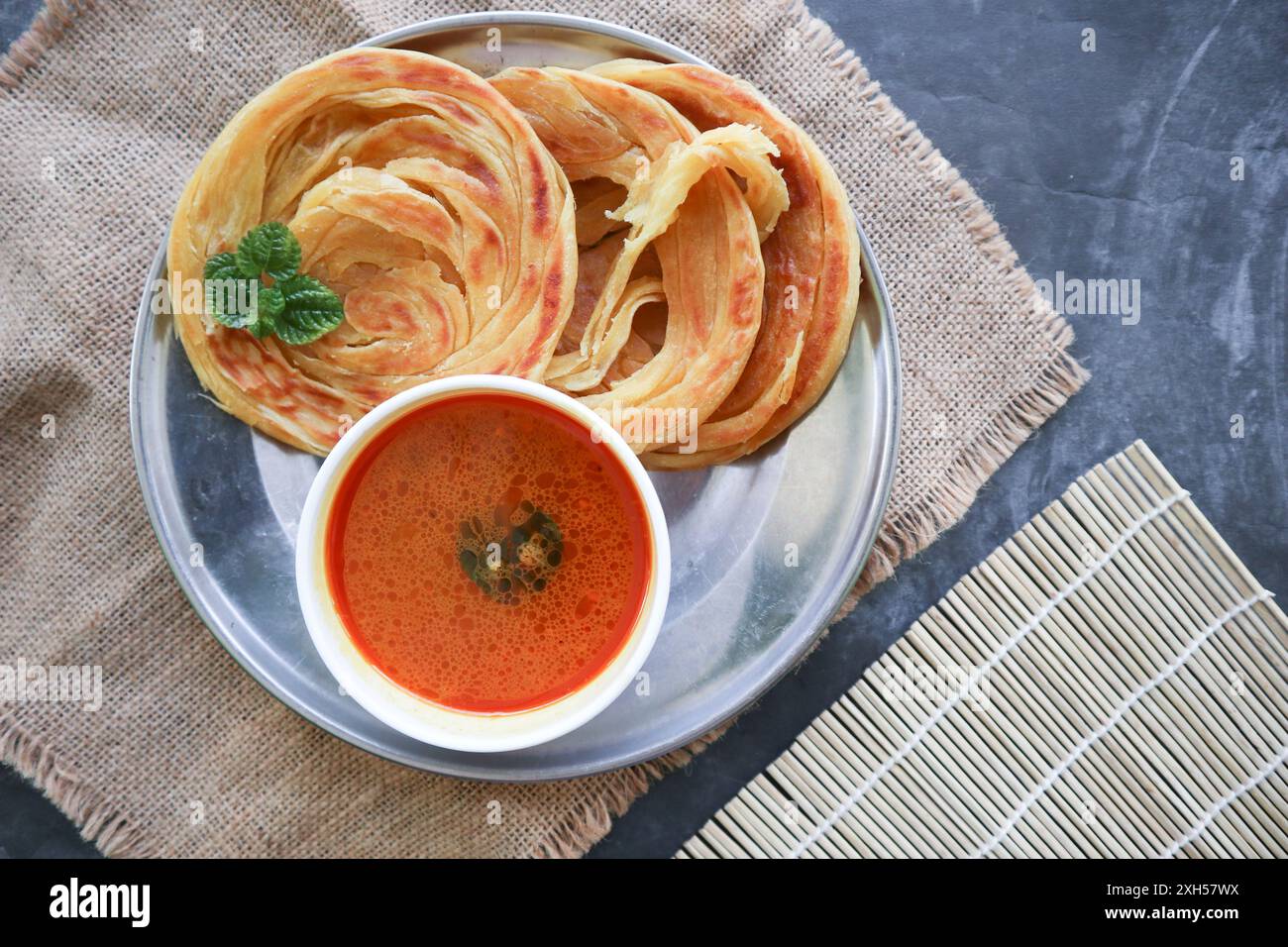 Dhal roti bread traditional hi-res stock photography and images - Alamy